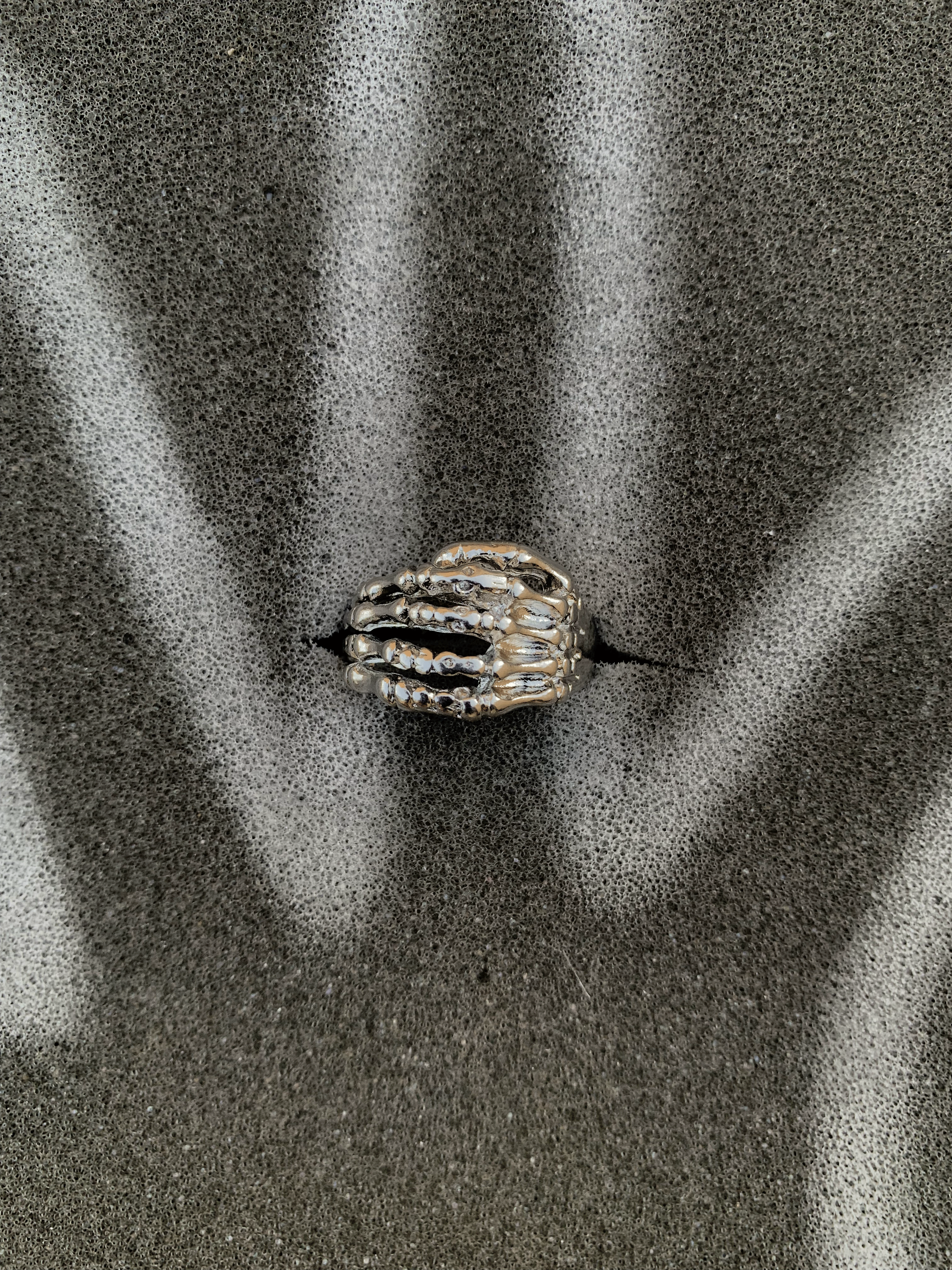 CROSSBONES